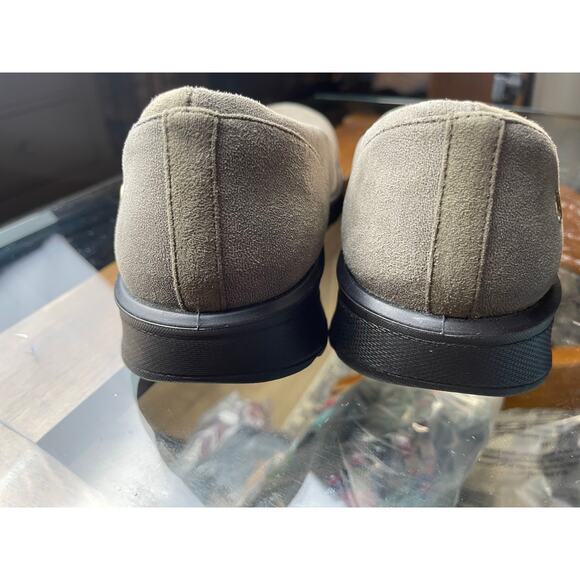 Women’s Fabric Olive color Bzees wedge flats, Size 10 - Picture 8 of 11